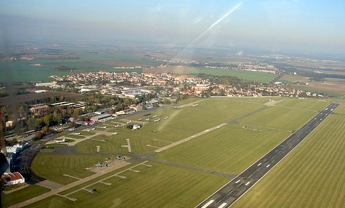 Praha-Kbely Airport, Czech Republic (Author: Ulathaar / commons.wikimedia.org / public domain / photo modified by runinternational.eu)