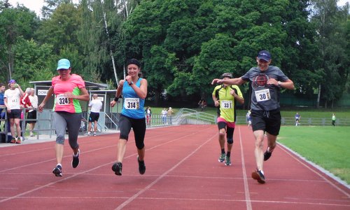 SpaRun Mariánské Lázně (Marienbad), Czechia - The race finishes on the athletics track of the Sportovní areál Victoria. (Copyright © 2017 Hendrik Böttger / runinternational.eu)