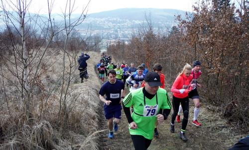 Josefský běh, Zlín, Czech Republic - runners on a trail near the sad Burešov gardens (Copyright © 2017 Hendrik Böttger / runinternational.eu)