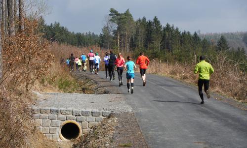 Josefský běh - runners in the hills above Zlín (Copyright © 2016 Hendrik Böttger / runinternational.eu)