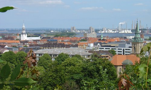 Aalborg and the Limfjord as seen from the Skovbakken hill (Author: Jørgen K H Knudsen at dansk Wikipedia / public domain)