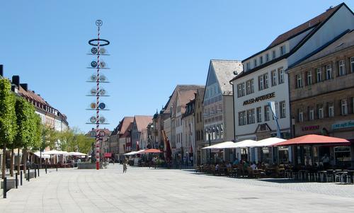 Maisels's Fun Run - The race takes the runners along Maximilianstrasse in the town centre of Bayreuth, Germany (Copyright © 2016 Hendrik Böttger / runinternational.eu)