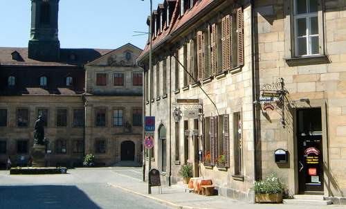 Maisels's Fun Run - The half marathon route runs through the old town of Bayreuth in Bavaria, Germany (Copyright © 2016 Hendrik Böttger / runinternational.eu)