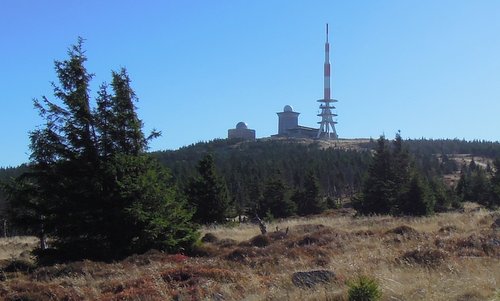 Brocken, Germany (Author: Cmuelle8 / commons.wikimedia.org / CC0 1.0 Universal Public Domain Dedication / photo modified by runinternational.eu)