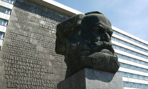Karl Marx bust, Chemnitz, Germany (Copyright © 2013 Hendrik Böttger / runinternational.eu)