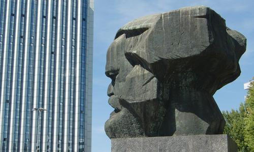 Karl Marx bust and Hotel Mercure, Chemnitz, Germany (Copyright © 2014 Hendrik Böttger / runinternational.eu)