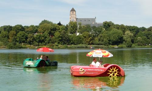 Pedalos (Tretboote) on the Schlossteich in Chemnitz, Germany (Copyright © 2016 Hendrik Böttger / runinternational.eu)