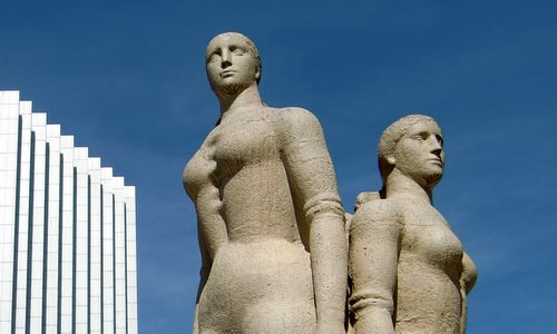 Statues in Chemnitz, Saxony, Germany (Copyright © 2012 Hendrik Böttger)