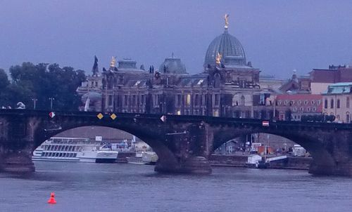 Dresden at night (Copyright © 2012 Hendrik Böttger)