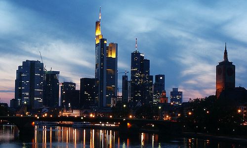 Sunset over Frankfurt am Main, Germany (Author: Suburbia / commons.wikimedia.org / public domain / photo cropped by runinternational.eu)