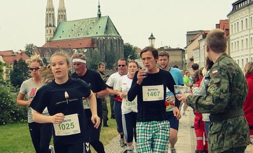 Europamarathon - drink station in Zgorzelec, Poland (Copyright © 2013 Hendrik Böttger / Run International EU)