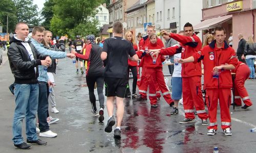 Europamarathon 2012 - aid station in Zgorzelec, Poland (Copyright © 2012 runinternational.eu)