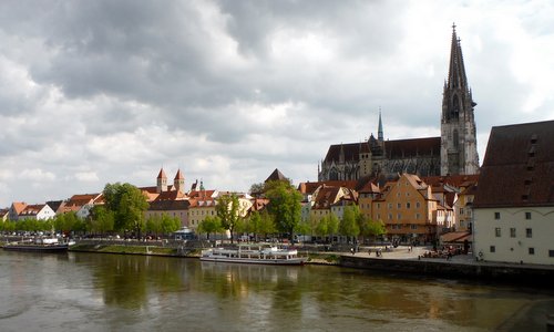 The Old Town of Regensburg with the Cathedral (Copyright © 2014 Hendrik Böttger / Run International EU)