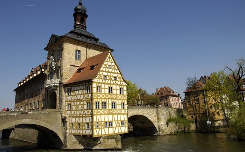 Altes Rathaus, Bamberg, Germany (Author: Varus111 / commons.wikimedia.org / public domain / photo cropped by runinternational.eu)