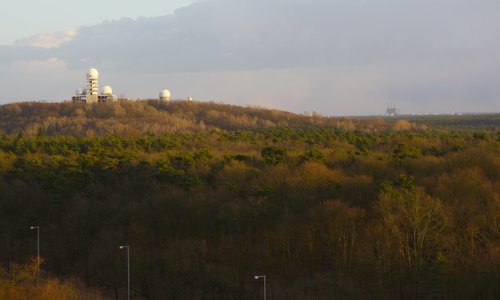 Teufelsberg, Berlin, Germany (Author: Wschmock / commons.wikimedia.org / CC0 1.0 Universal Public Domain Dedication / photo modified by runinternational.eu)