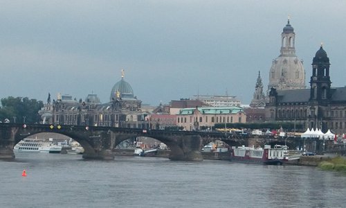 The city centre of Dresden on a summer evening (Copyright © 2018 Hendrik Böttger / runinternational.eu)