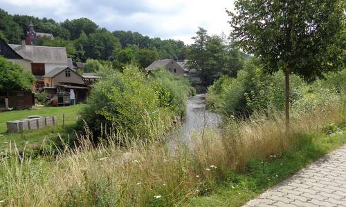 The Göltzschtal-Marathon route runs through the village of Weißensand (Copyright © 2017 Hendrik Böttger / runinternational.eu)