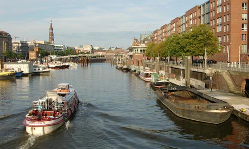 Hafenrundfahrt, Binnenhafen, Hamburg, Germany (Copyright © 2015 Hendrik Böttger / runinternational.eu)