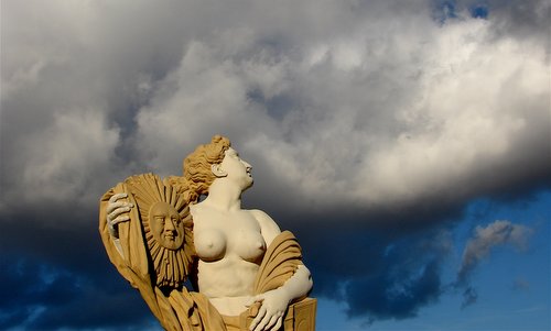 Sculpture, Herrenhausen Gardens, Hanover, Germany (Photo: Author: Orf3us / commons.wikimedia.org / Creative Commons CC0 1.0 Universal Public Domain Dedication)