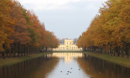 Karlsaue, Kassel, Germany (Author: XenonX3 / commons.wikimedia.org / public domain / photo modified by runinternational.eu)