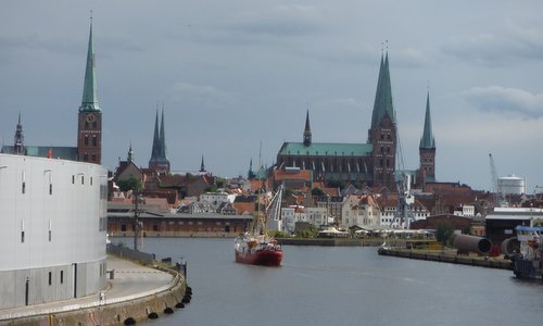 Lübeck, the River Trave and the Fehmarnbelt Lightship (Copyright © 2016 Hendrik Böttger / runinternational.eu)