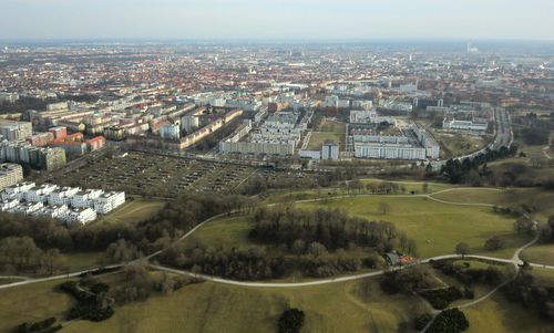 The Olympiaberg and the city of München (Munich) as seen from the Olympiaturm - Photo: Copyright © 2018 Anja Zechner / runinternational.eu)