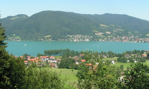 Tegernsee, Germany (Author: Dolos at German Wikipedia / public domain / photo cropped by runinternational.eu)