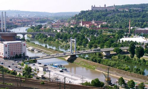 The city centre of Würzburg, Bavaria, Germany (Author: Tors / commons.wikimedia.org / Public Domain / Photo modified by runinternational.eu)