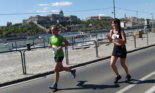 Half Marathon along the River Danube in Budapest (Copyright © 2011 runinternational.eu)