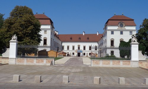 Esterházy Mansion, Pápa, Hungary (Copyright © 2020 Hendrik Böttger / runinternational.eu)