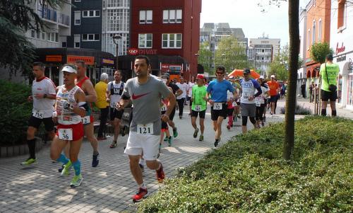 Futás a koraszülöttekért - Run for Preemies - Start of the ultra marathon in Zalaegerszeg, Hungary (Copyright © 2016 Anja Zechner / runinternational.eu)