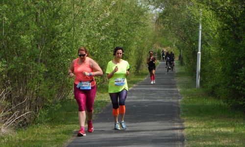 Ultrabalaton, Hungary - relay runners near Gyenesdiás on the northern shore of Lake Balaton (Photo: Copyright © 2022 Hendrik Böttger / runinternational.eu)