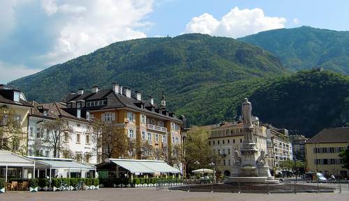 Piazza Walther (Waltherplatz), Bolzano (Bozen), Italy - Copyright © 2010 Hendrik Böttger / runinternational.eu