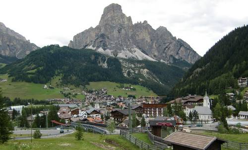 Corvara, Dolomites, Italy (Copyright © 2011 runinternational.eu)