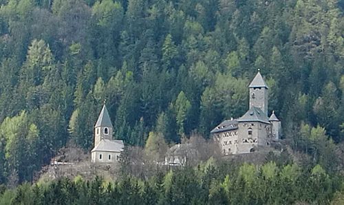 Burg Neuhaus (Neuhaus Castle) near Gais in the Tauferer Tal, South Tyrol, Italy -- Copyright © 2019 Hendrik Böttger / runinternational.eu