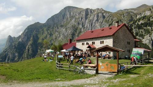 Rifugio Casera, Malga Pramosio, Carnia, Italy (Copyright © 2011 runinternational.eu)