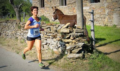 Trail Jamarun - in the village of Beka (Copyright © 2012 runinternational.eu)