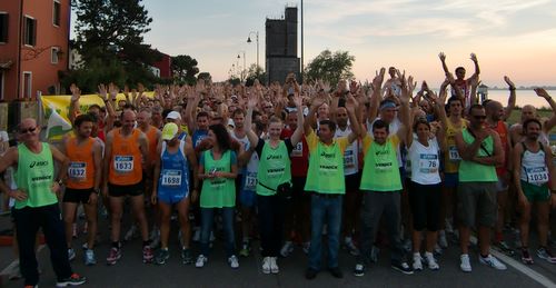 Moonlight Half Marathon 2011 Jesolo (Copyright © 2011 runinternational.eu)