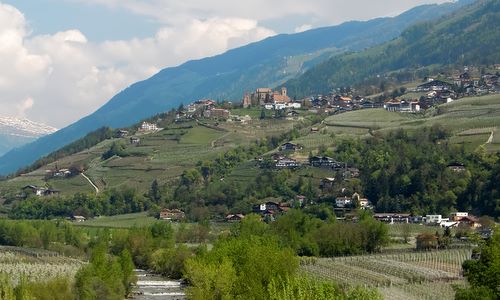 Schenna (Scena), near Meran (Merano), South Tyrol, Italy (Copyright © 2010 Hendrik Böttger / runinternational.eu)