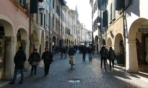 Corso Vittorio Emanuele, Pordenone, Italy (Hendrik Böttger / runinternational.eu)