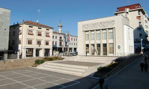 Piazza XX Settembre, Pordenone, Italy (Copyright © 2011 Hendrik Böttger / runinternational.eu)