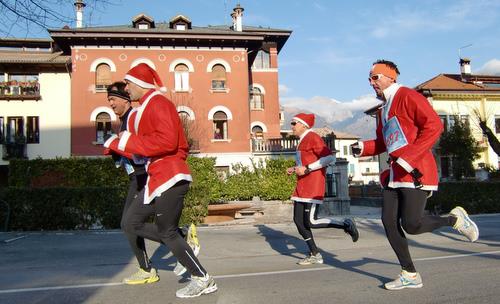 Santa Klaus Running 2011, villas and views (Copyright © 2011 runinternational.eu)