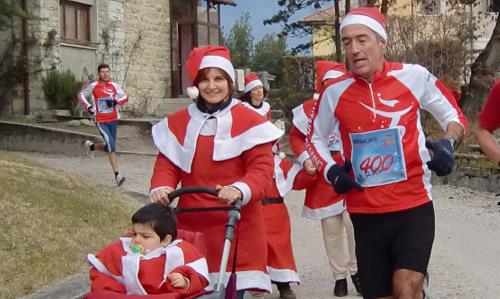 Santa Klaus Running, Belluno, an event for all ages (Copyright © 2011 runinternational.eu)