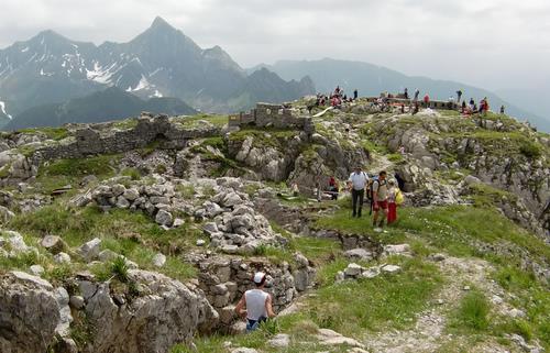 Skyrace Carnia 2010, through the trenches on Pal Piccolo (Photo: runinternational.eu)