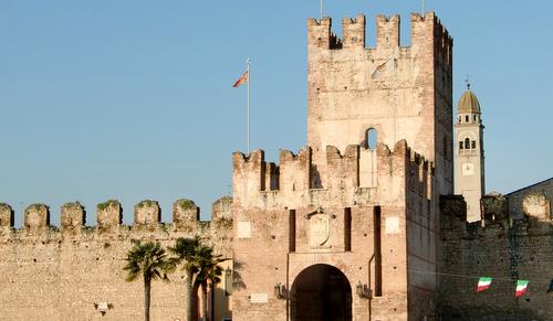 Soave, Porta Verona (Copyright © 2011 runinternational.eu)