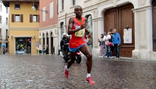 Udine Half Marathon 2010- William Chebor (Copyright © 2010 runinternational.eu)