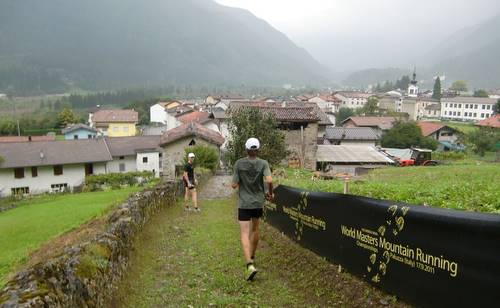 WMMRC 2011, Paluzza, Italy, the descent to Paluzza (Copyright © 2011 runinternational.eu)