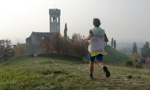 Marcia per colline di Fagagna (Copyright © 2012 Hendrik Böttger, runinternational.eu)