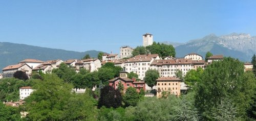 Feltre (BL), Italy -- Author: Tor91 at Italian Wikipedia / public domain / photo cropped by runinternational.eu)