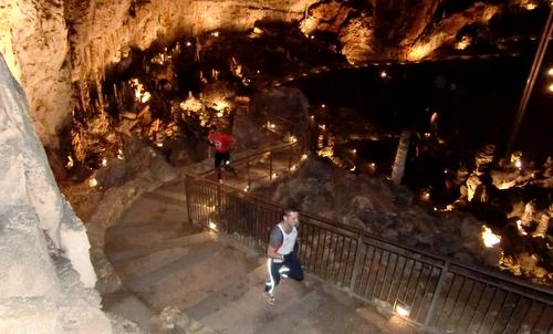 Cronotraversata del Maestro - runners in the Grotta Gigante cave near Trieste, Italy (Copyright © 2018 Hendrik Böttger / runinternational.eu)